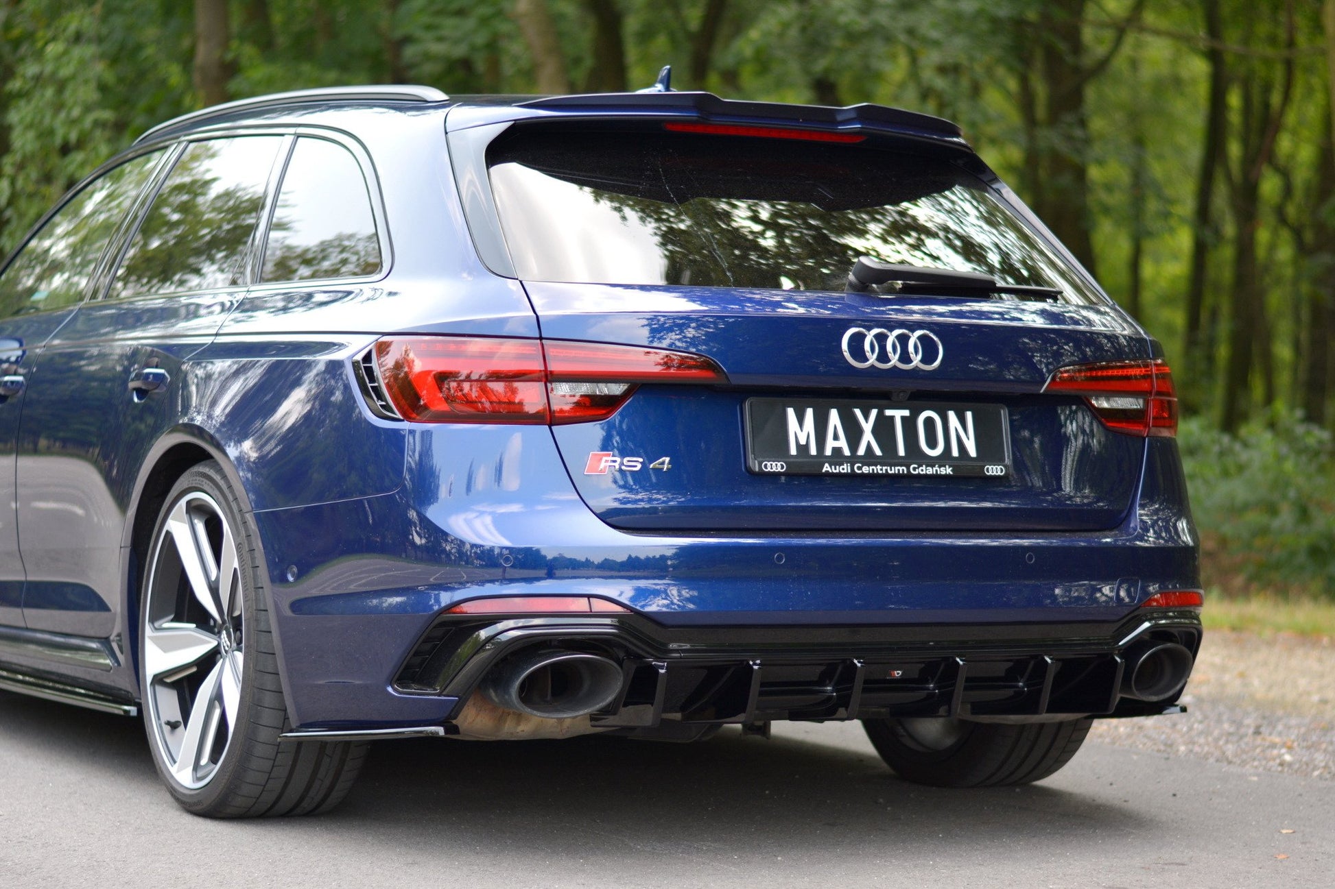 Spoiler CAP für Audi RS4 B9 Avant schwarz Hochglanz