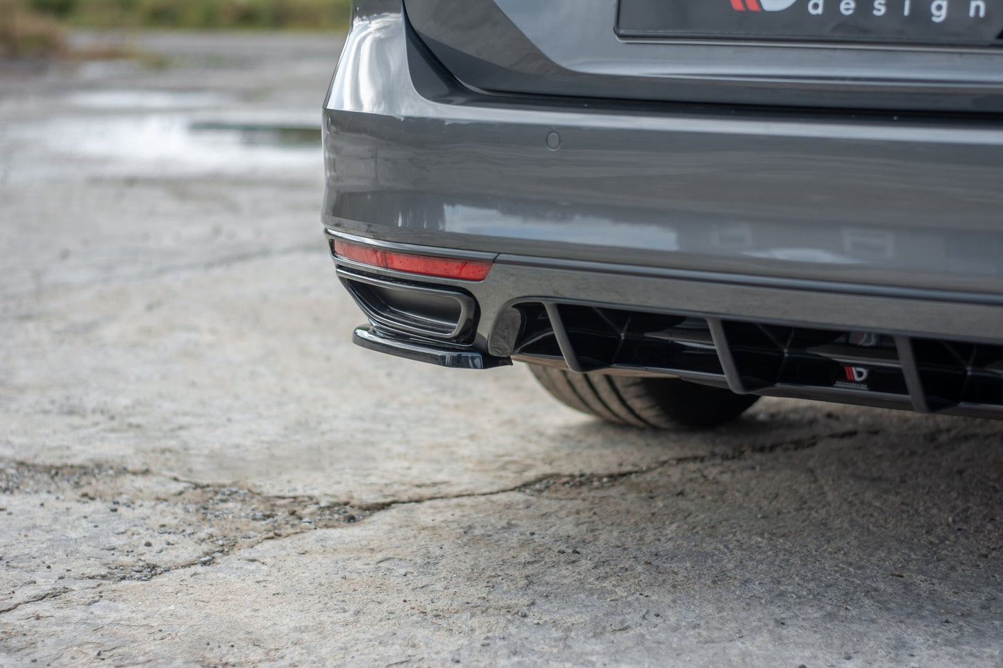 Heck Ansatz Flaps Diffusor für Volkswagen Passat R-Line B8 schwarz matt