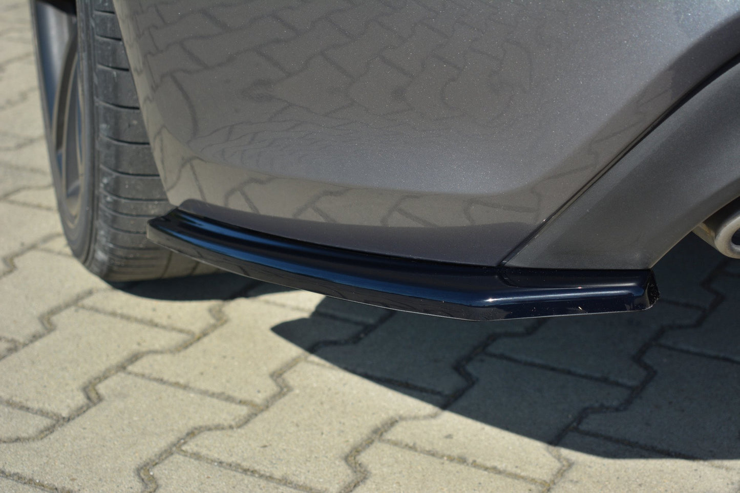 Heck Ansatz Flaps Diffusor für HYUNDAI GENESIS COUPÉ MK.1 Carbon Look