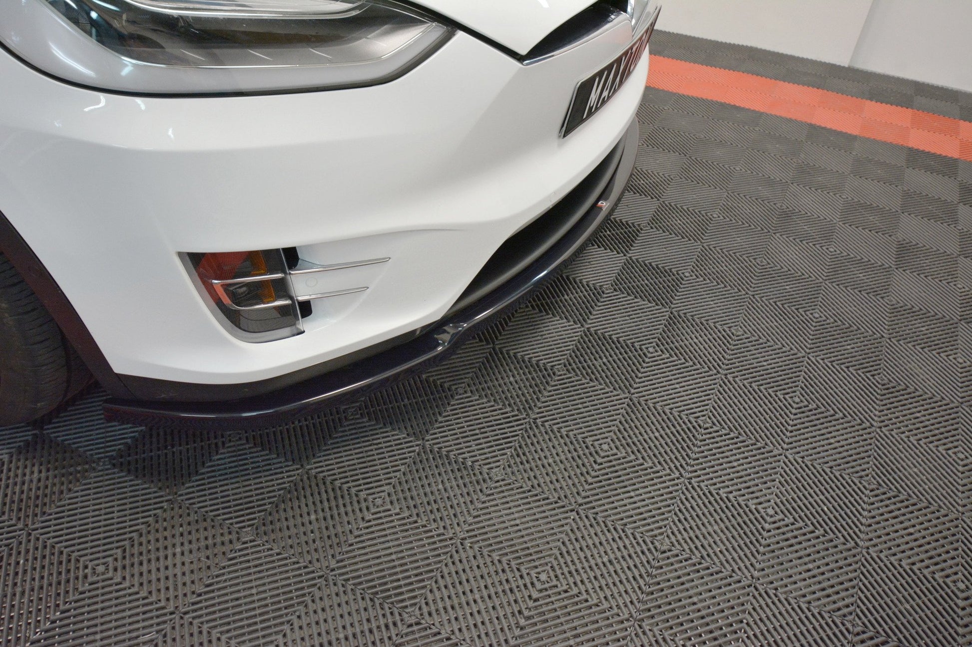 Front Ansatz V.1 für TESLA MODEL X Carbon Look