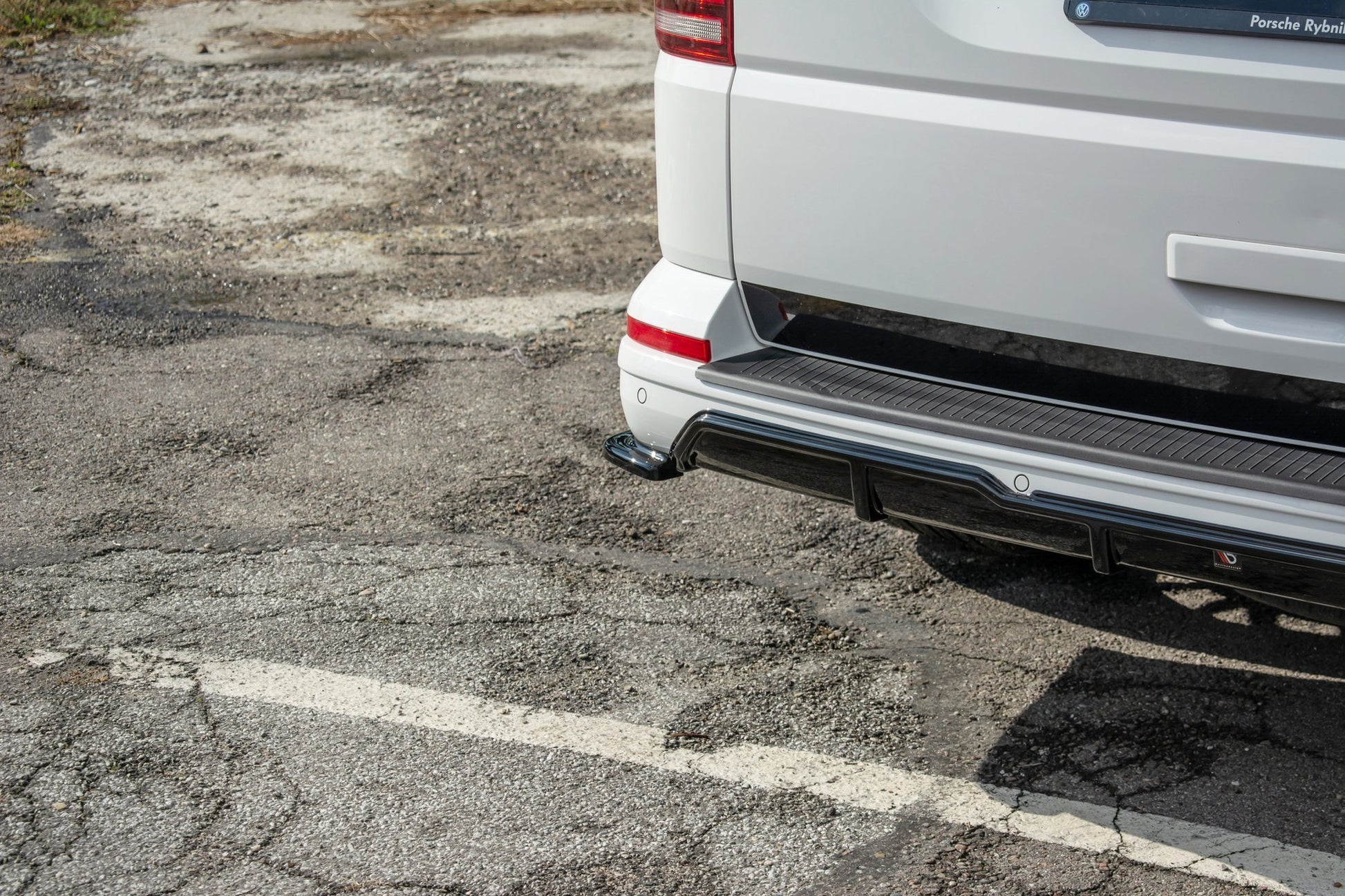 Heck Ansatz Flaps Diffusor für Volkswagen T6 schwarz Hochglanz