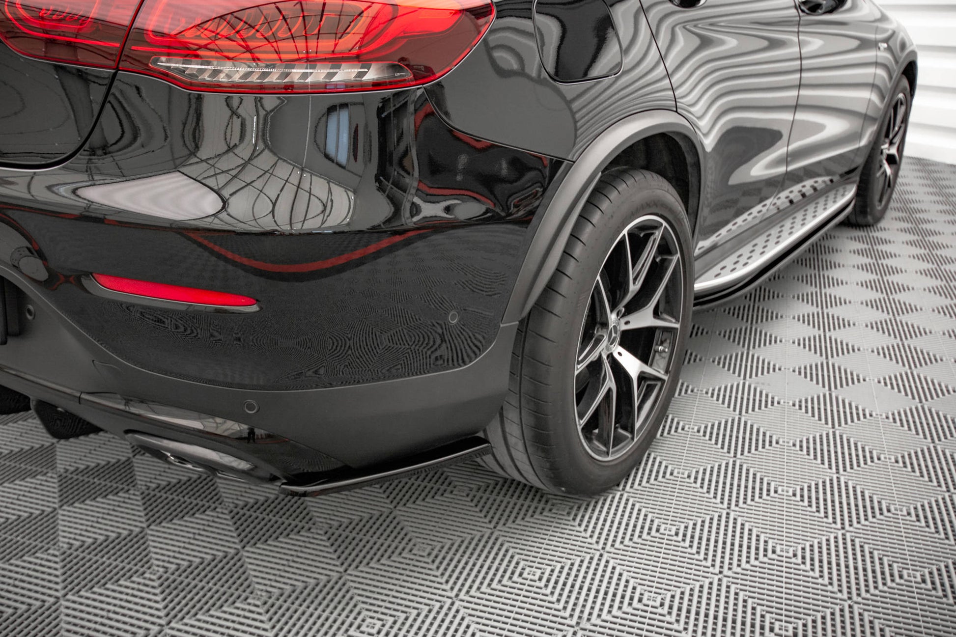 Heck Ansatz Flaps Diffusor für Mercedes-Benz GLC Coupe AMG-Line C253 Facelift Carbon Look