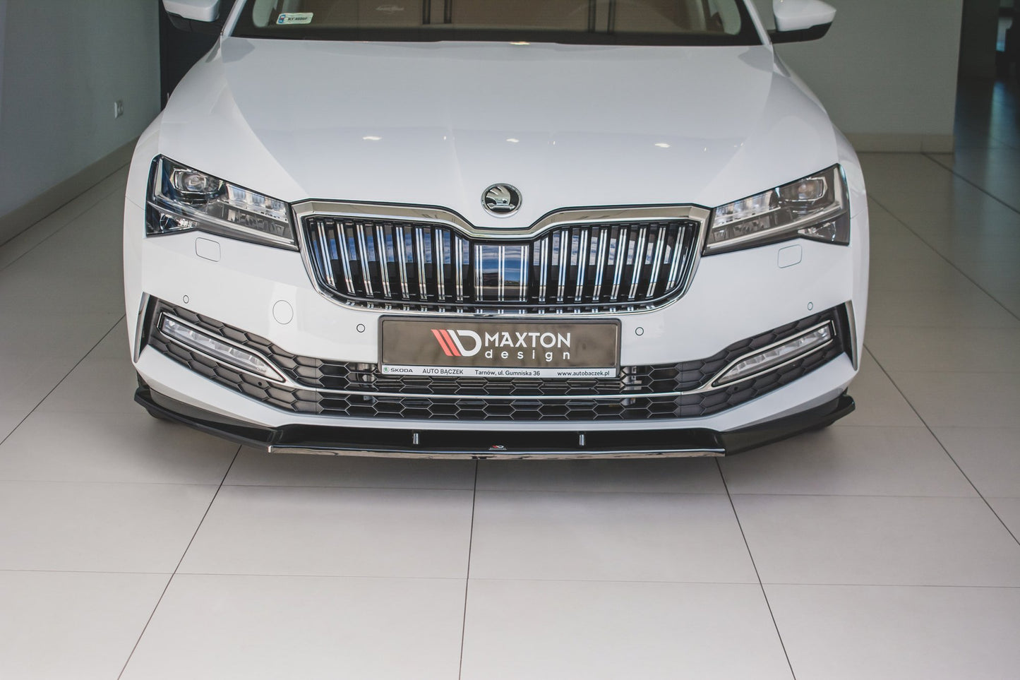 Front Ansatz V.2 für Skoda Superb Mk3 FL schwarz matt