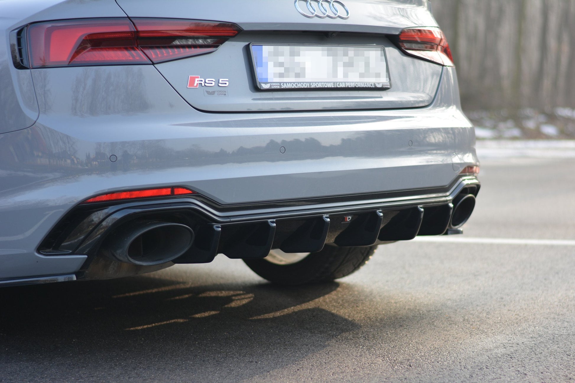 Diffusor Heck Ansatz für Audi RS5 F5 Coupe / Sportback schwarz Hochglanz