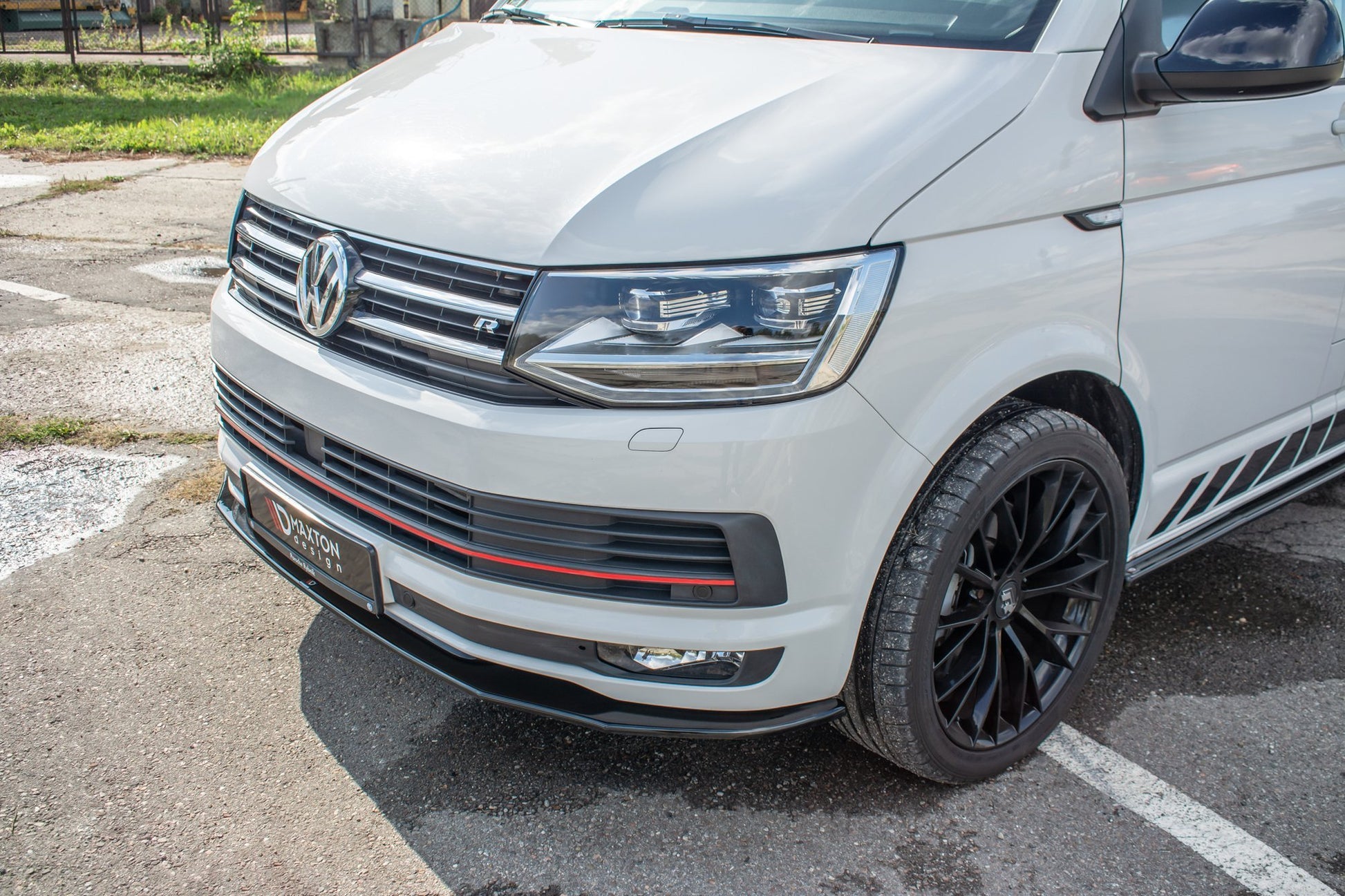 Front Ansatz V.2 für Volkswagen T6  schwarz Hochglanz