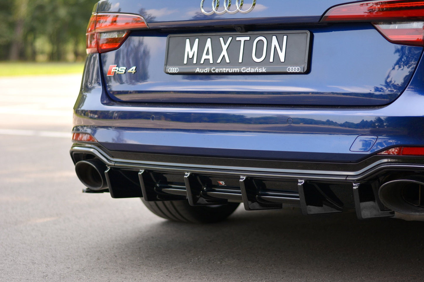 Diffusor Heck Ansatz für Audi RS4 B9 Avant schwarz Hochglanz