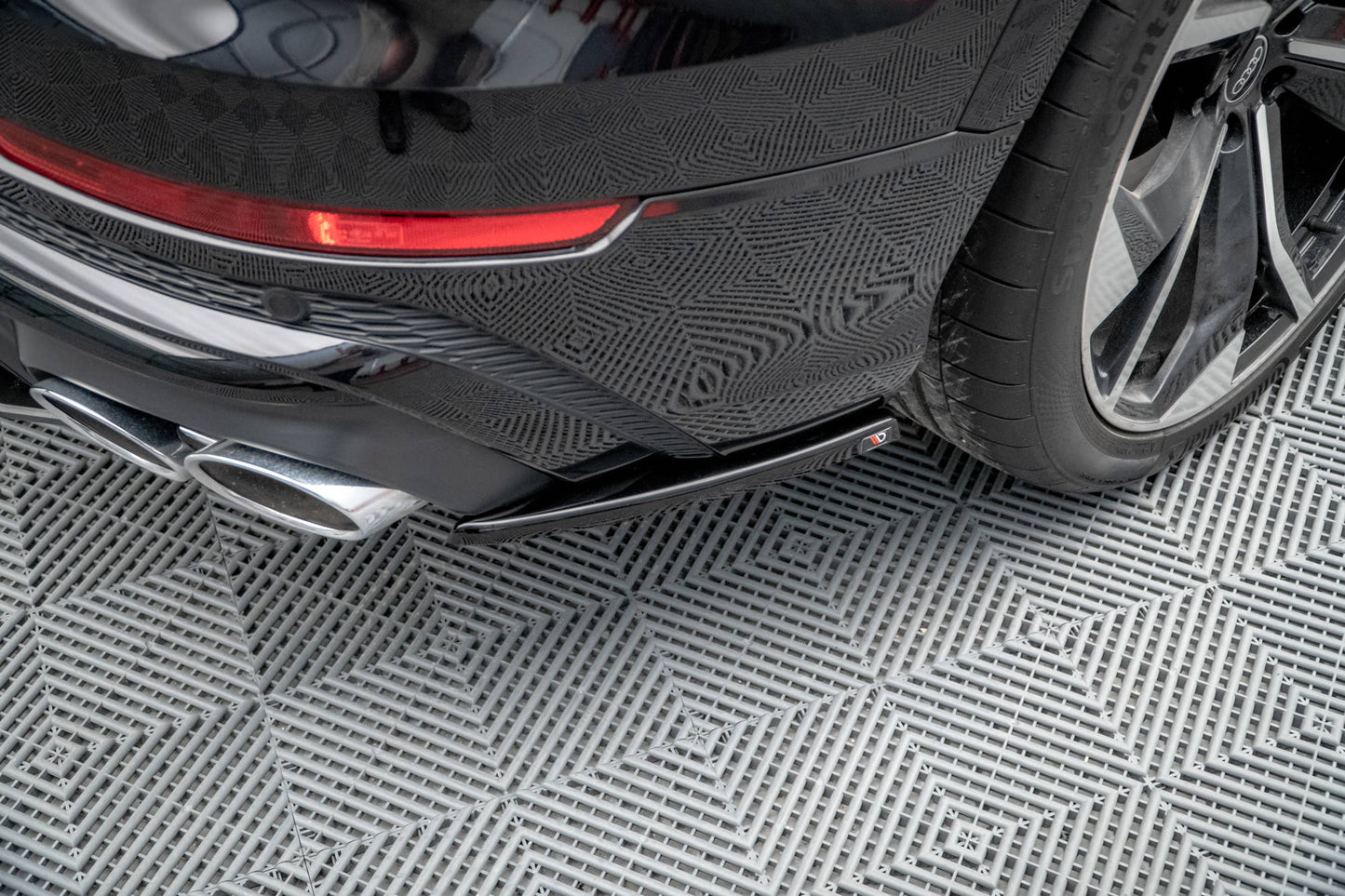 Heck Ansatz Flaps Diffusor für Audi SQ8 Mk1 Carbon Look