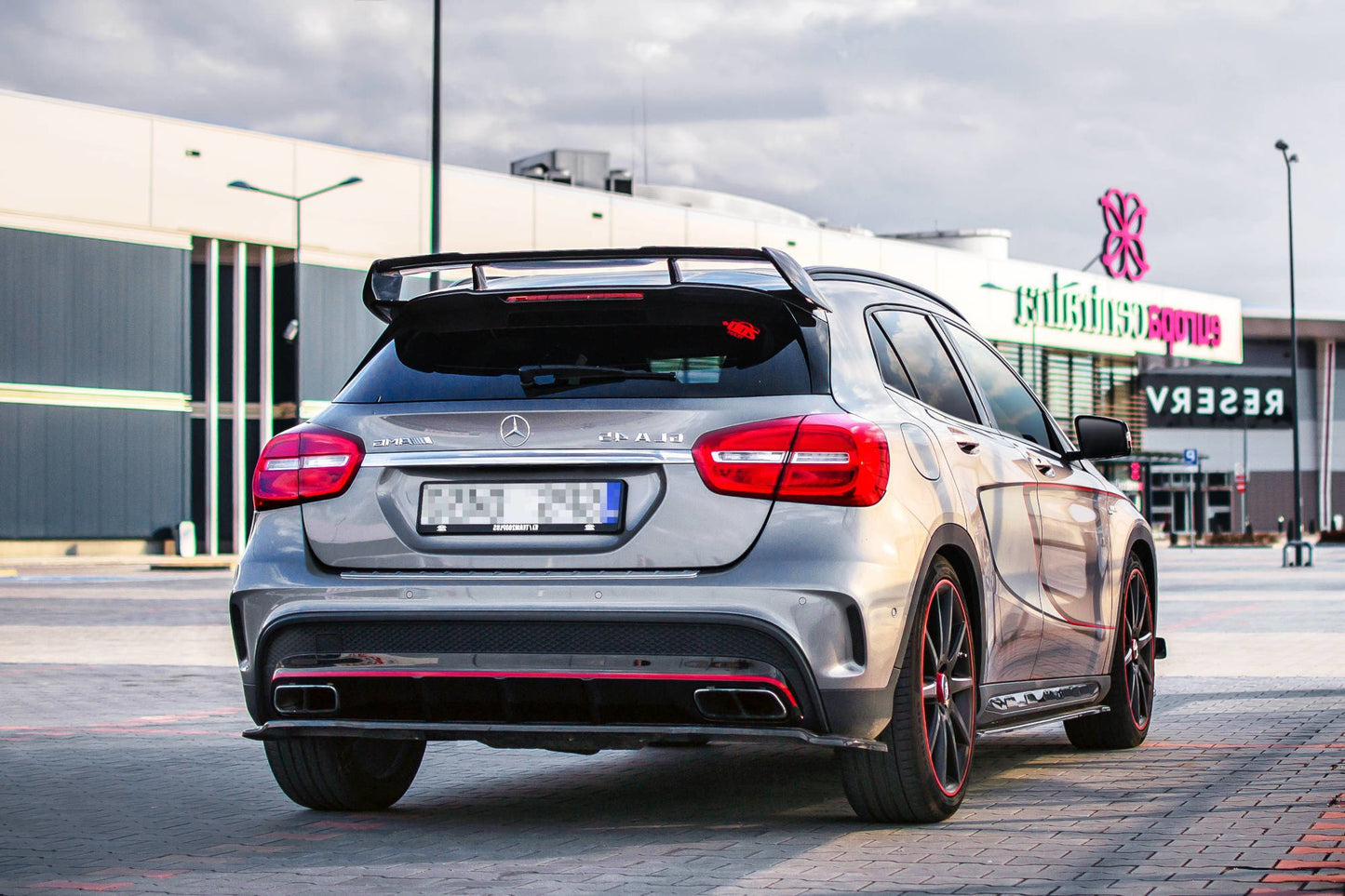 Mittlerer Diffusor Heck Ansatz für Mercedes GLA 45 AMG SUV (X156) vor Facelift schwarz Hochglanz