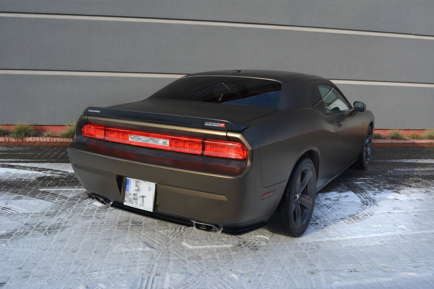 Heck Ansatz Flaps Diffusor für DODGE CHALLENGER MK3. PHASE-I SRT8 COUPE  schwarz Hochglanz