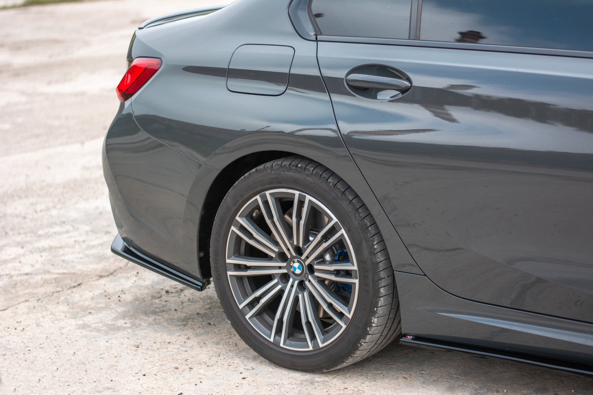 Heck Ansatz Flaps Diffusor für BMW 3er G20 M Paket schwarz Hochglanz