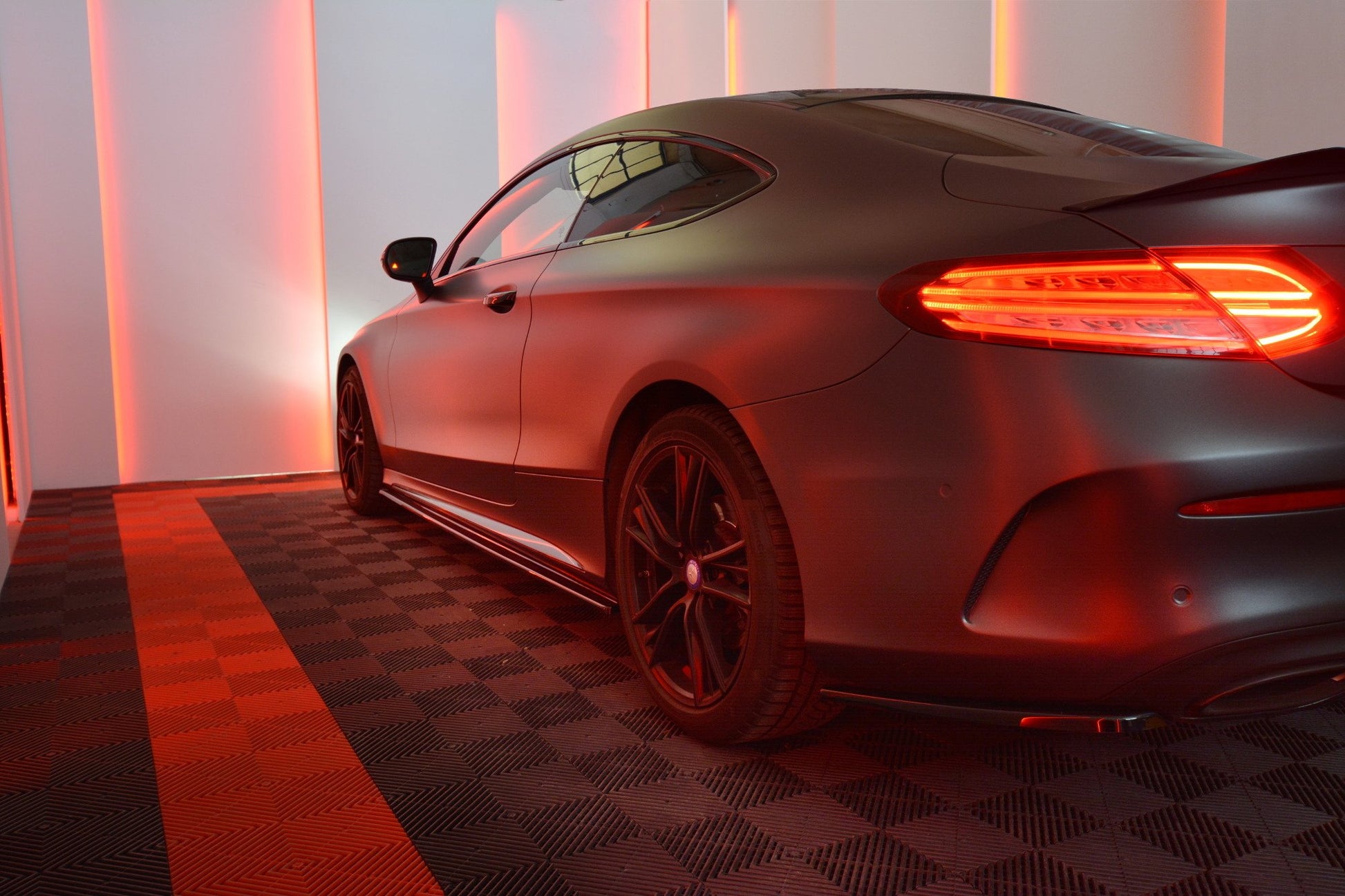 Seitenschweller Ansatz für MERCEDES- BENZ C-KLASSE W205 COUPE AMG-LINE schwarz matt