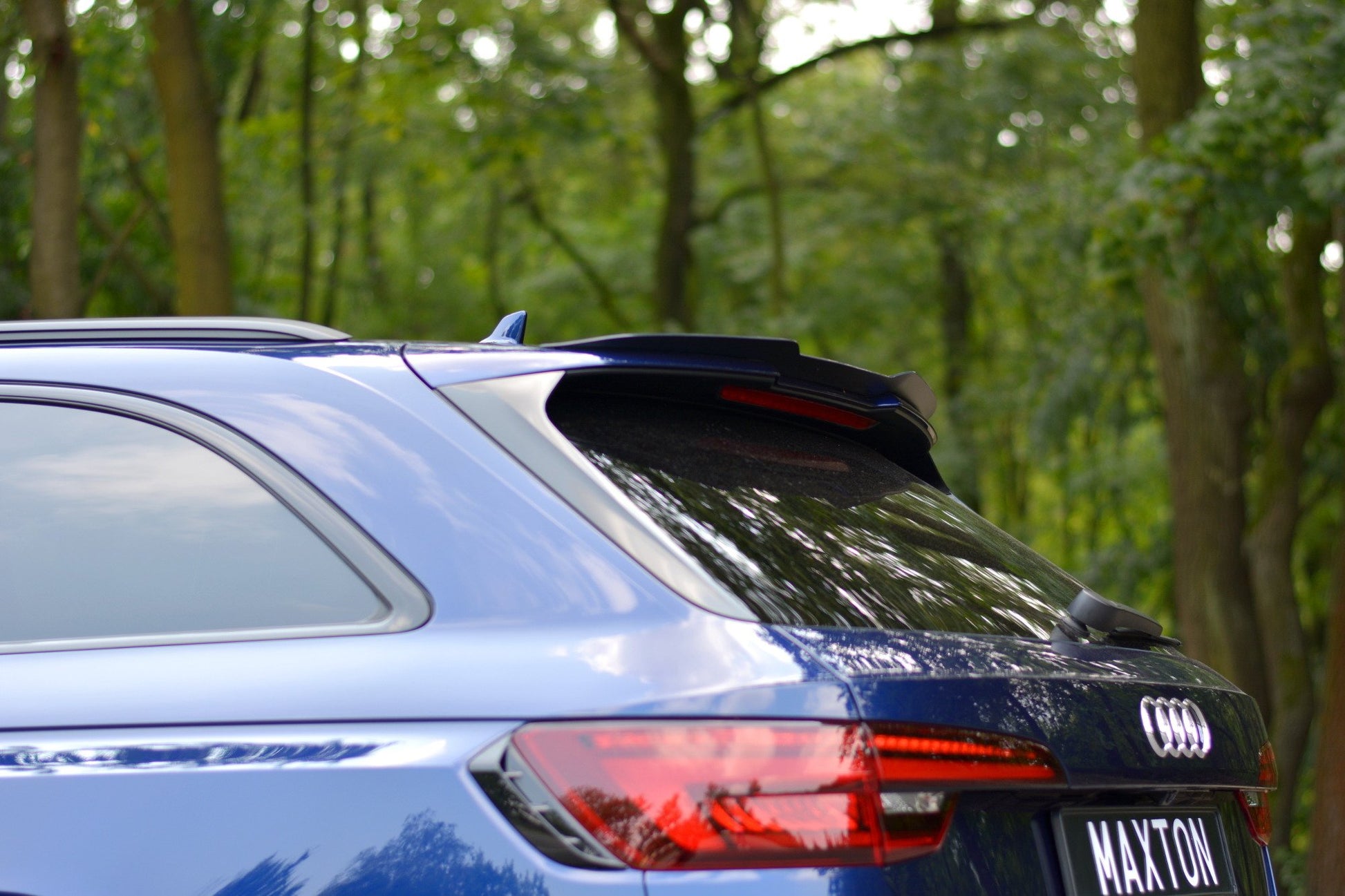 Spoiler CAP für Audi RS4 B9 Avant schwarz Hochglanz