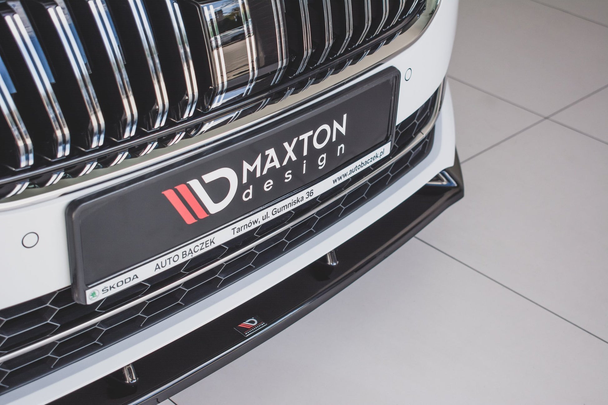 Front Ansatz V.2 für Skoda Superb Mk3 FL schwarz matt