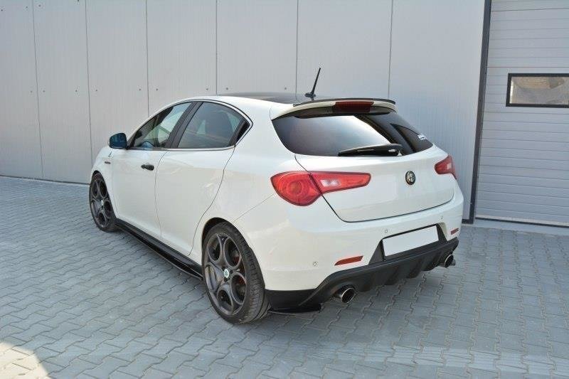 Spoiler CAP V.1 für Alfa Romeo Giulietta schwarz Hochglanz