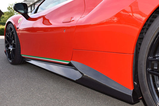 Seitenschweller (Satz) in Sichtcarbon Ferrari 488 GTB