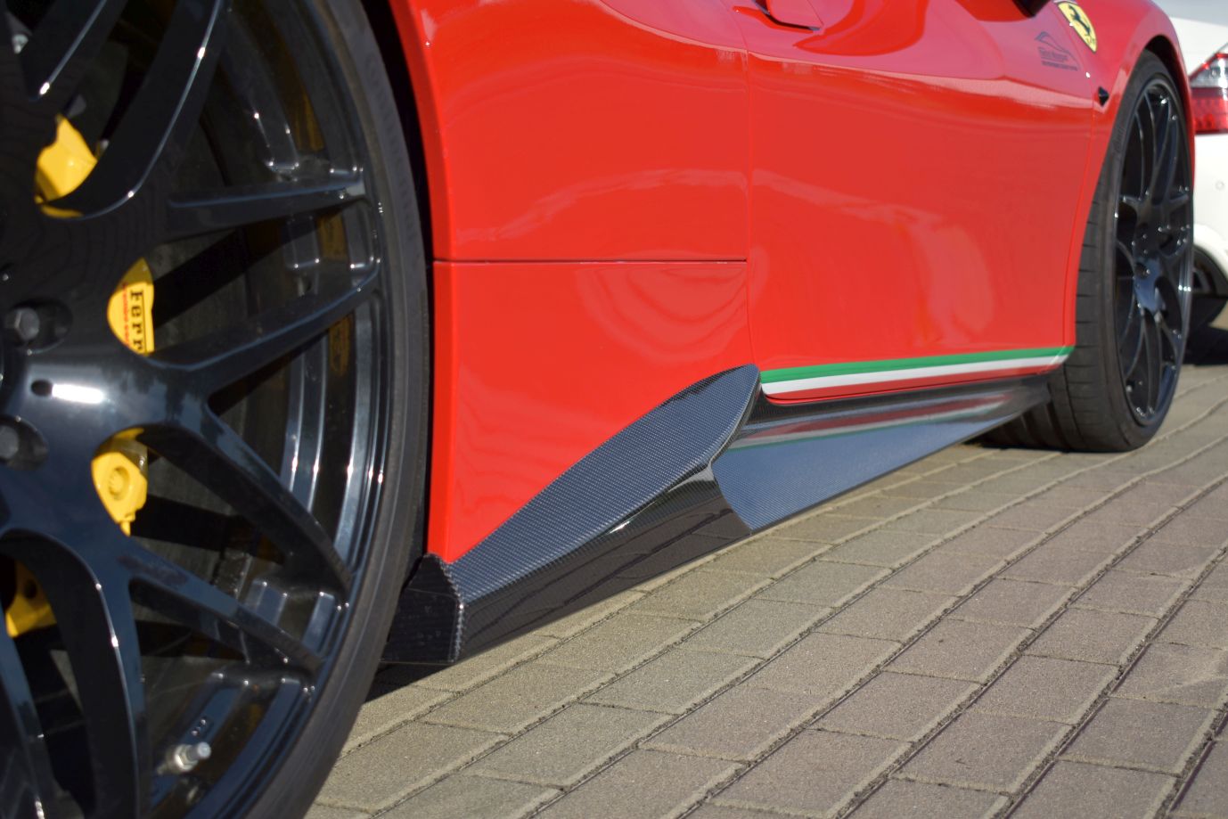 Seitenschweller (Satz) in Sichtcarbon Ferrari 488 GTB
