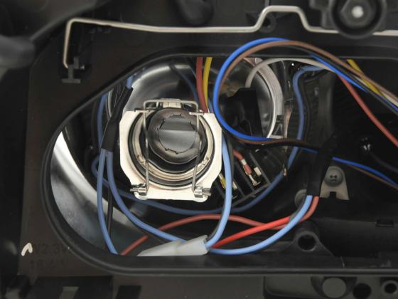Upgrade Design Angel Eyes Scheinwerfer für VW T5 03-09 schwarz