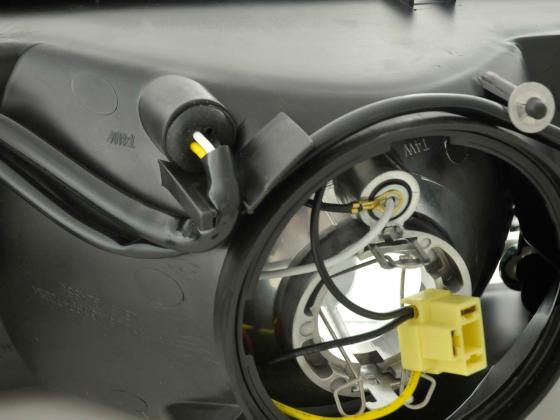 Verschleißteile Scheinwerfer links Iveco EuroTech Bj. 96-