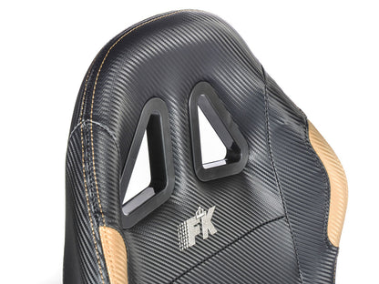 FK Gamesitz Spielsitz Rennsimulator eGaming Seats Suzuka schwarz/gold Carbonlook mit Teppich