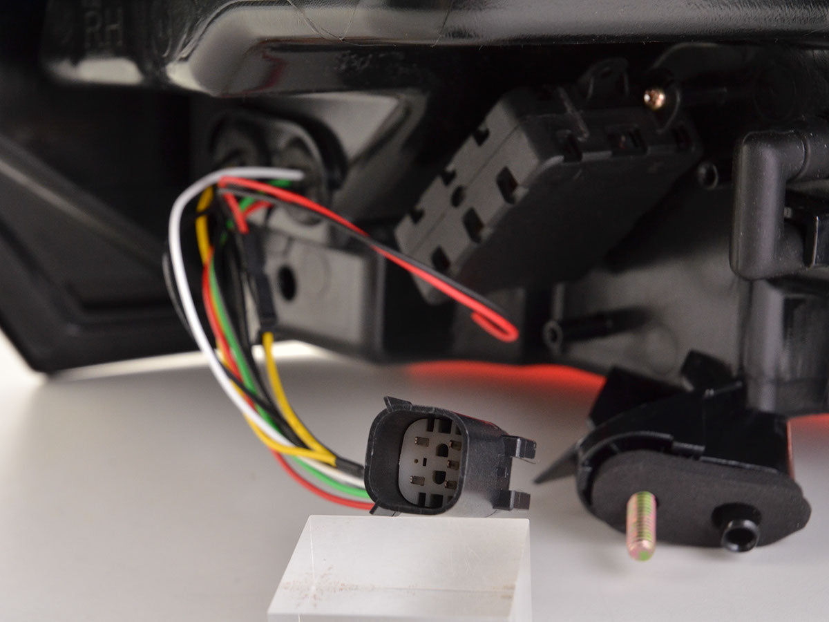 LED Rückleuchten Ford Focus 3 5-Türer Schrägheck Bj. 14-18 rot/smoke