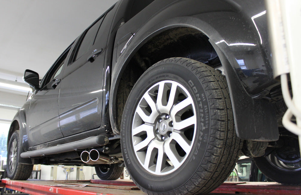 Nissan Navara D40 - 3,0l dCi Endschalldämpfer Sidepipe, Ausgang rechts und links am Fahrzeug - 2x90 Typ 16 rechts/links