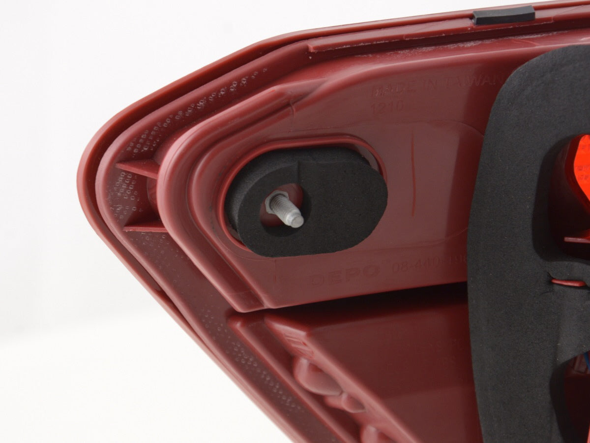 Verschleißteile Rückleuchte LED rechts Mercedes C-Klasse Kombi (204) Bj. 07-11 rot/klar