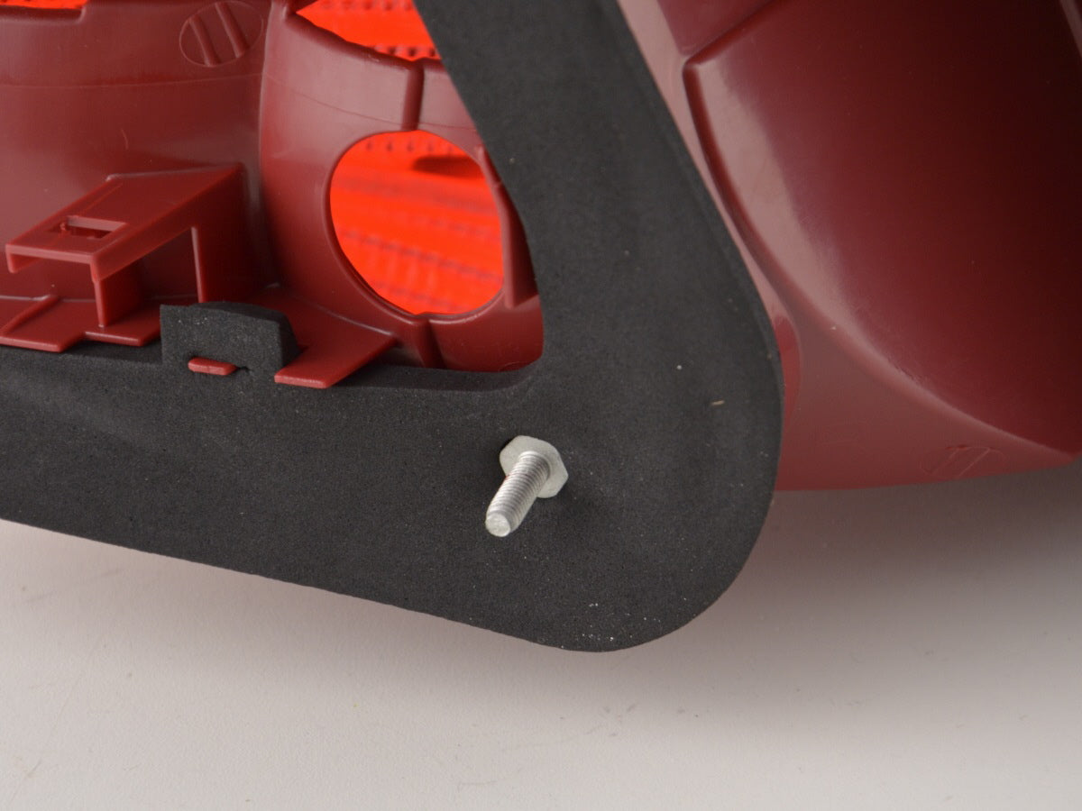 Verschleißteile Rückleuchte LED rechts Mercedes C-Klasse Kombi (204) Bj. 07-11 rot/klar