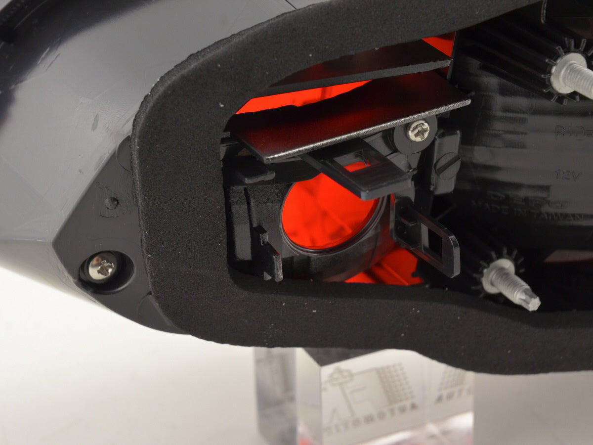 Verschleißteile Rückleuchte links VW Golf 7 Bj. ab 2012 rot/schwarz