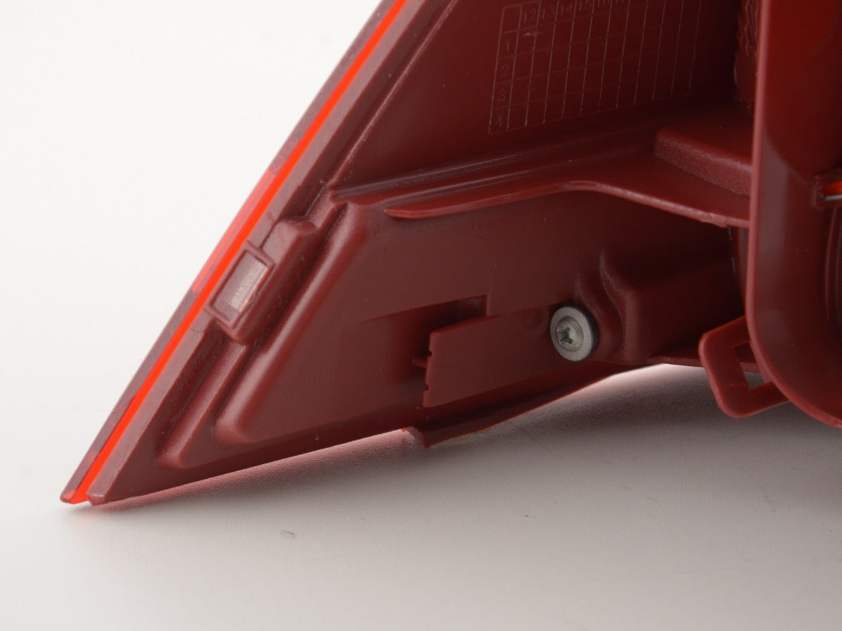 Verschleißteile Rückleuchte rechts VW Passat 3C Limousine Bj. 2010- rot/klar