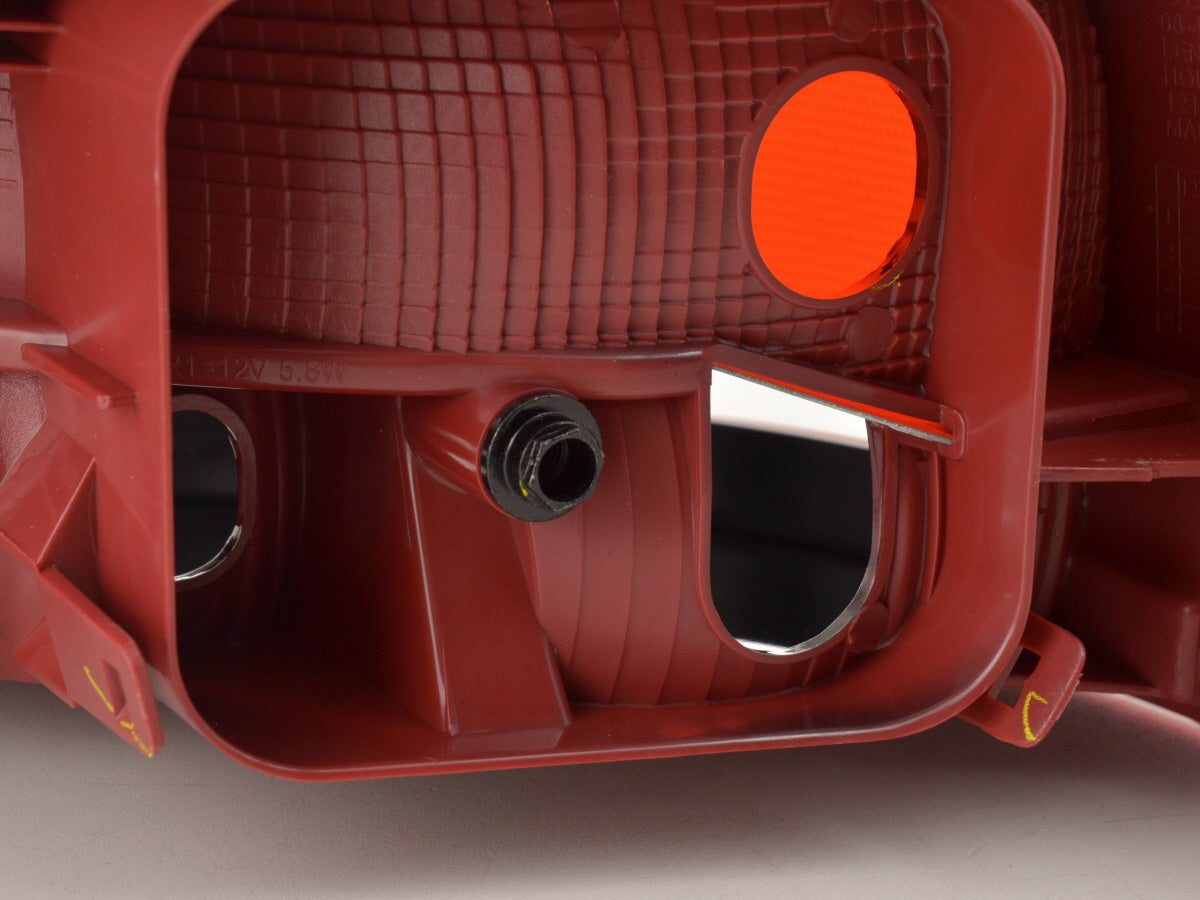 Verschleißteile Rückleuchte links VW Passat 3C Limo Bj. 10-14 schwarz