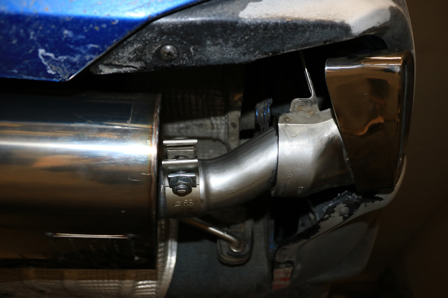 Skoda Octavia 5E RS - TDI - 4x4 mit Benzin-Endrohrblenden Halbanlage rechts/links ab Kat - Austritt der Endrohre in den originalen Benzin-Endrohrblenden