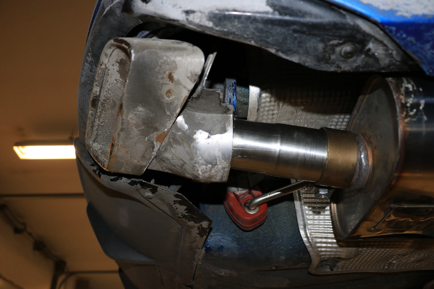 Skoda Octavia 5E RS - TDI - 4x4 mit Benzin-Endrohrblenden Halbanlage rechts/links ab Kat - Austritt der Endrohre in den originalen Benzin-Endrohrblenden